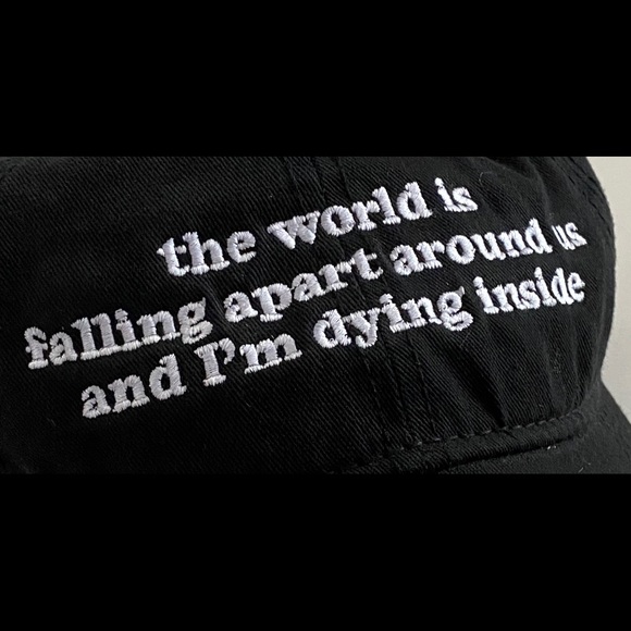 Word is falling apart dad hat Schitt’s Creek Moira - Picture 2 of 3